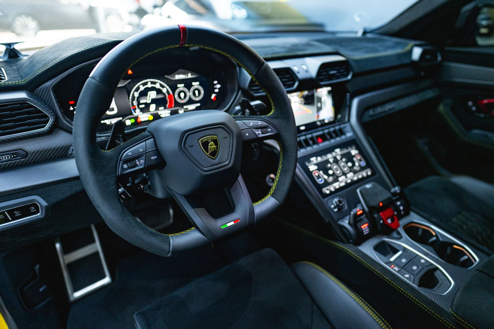 Lamborghini Urus Perfomante - image 3